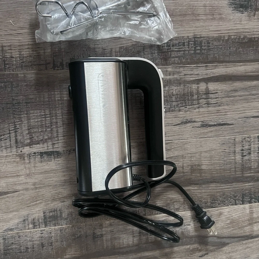 Handheld Mixer - Picture 2 of 4